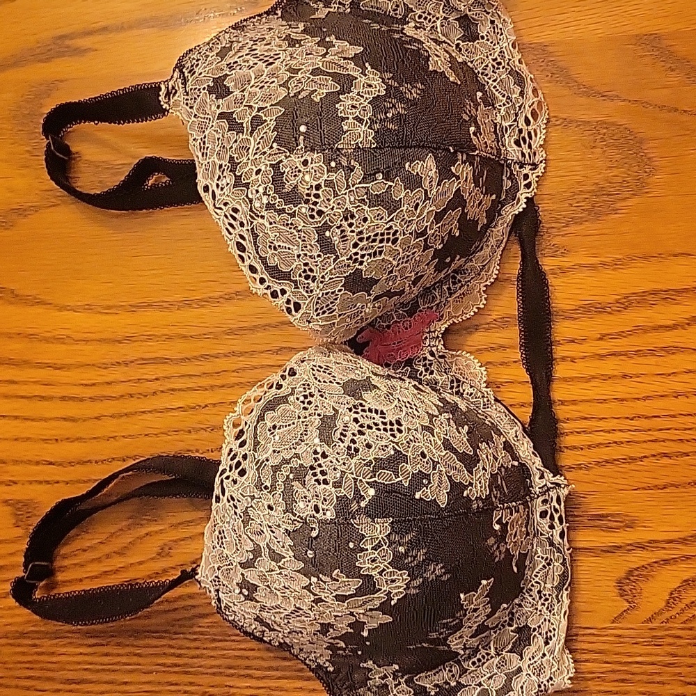 VICTORIA SECRET BRA
